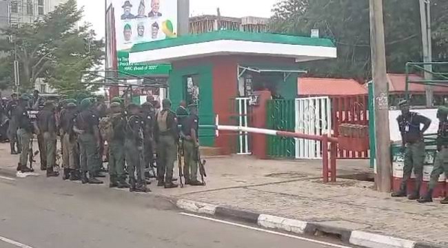 Pdp Prison Heavy Security At PDP Headquarters Amid Parallel Faction Meetings ...